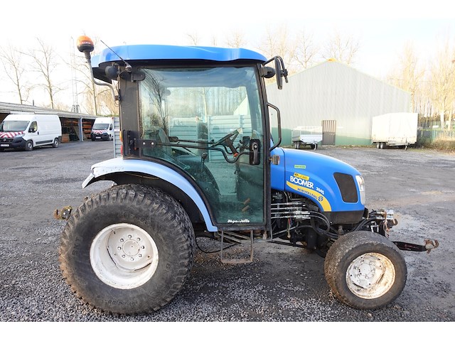 Tractor new holland boomer - afbeelding 14 van  20