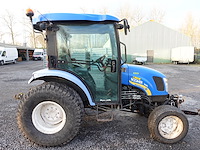 Tractor new holland boomer - afbeelding 14 van  20
