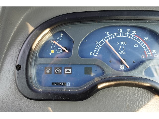 Tractor new holland boomer - afbeelding 18 van  20
