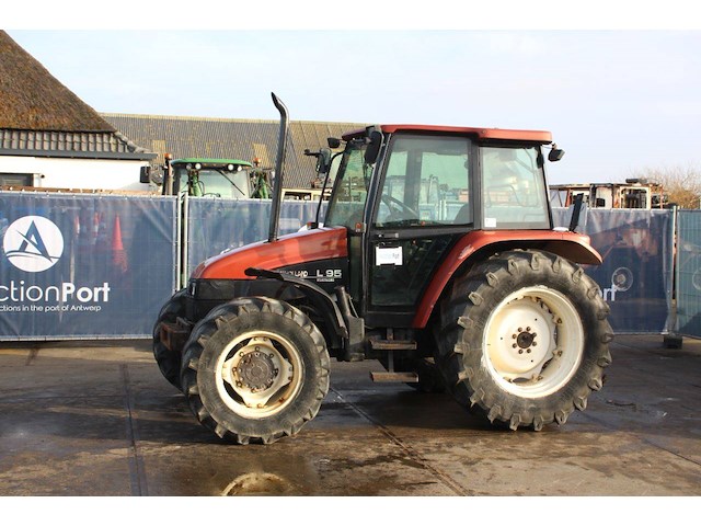 Tractor new holland l95 diesel 95pk 1996 - afbeelding 1 van  1