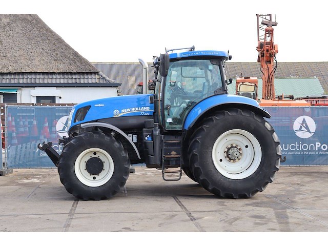 Tractor new holland t7.220 4wd diesel 162kw - afbeelding 1 van  1