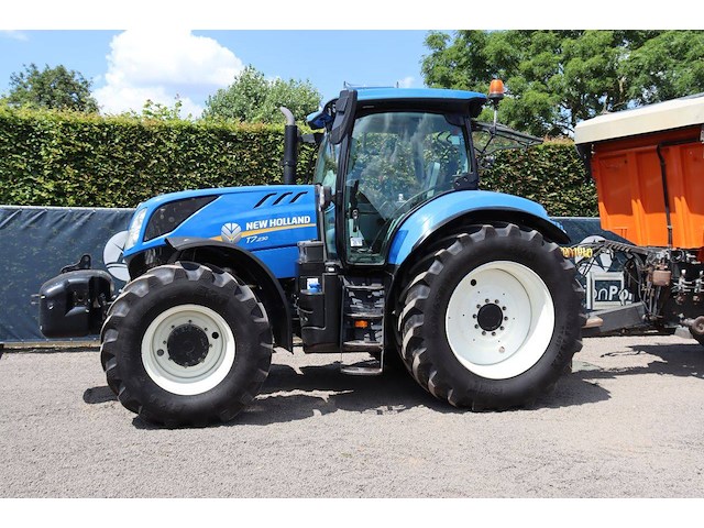 Tractor new holland t7.230 diesel 180kw 2019 - afbeelding 1 van  1
