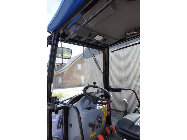 Tractor new holland - afbeelding 5 van  19