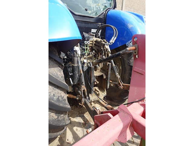Tractor new holland - afbeelding 2 van  22