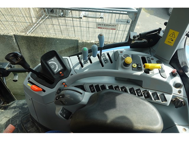 Tractor new holland - afbeelding 4 van  22