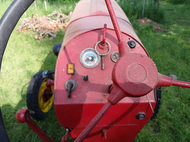 Tractor porsche junior 111 - afbeelding 2 van  8