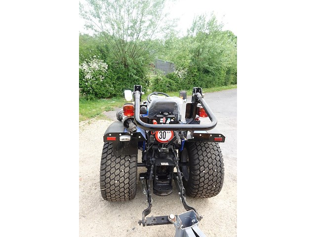Tractor solis - afbeelding 5 van  12