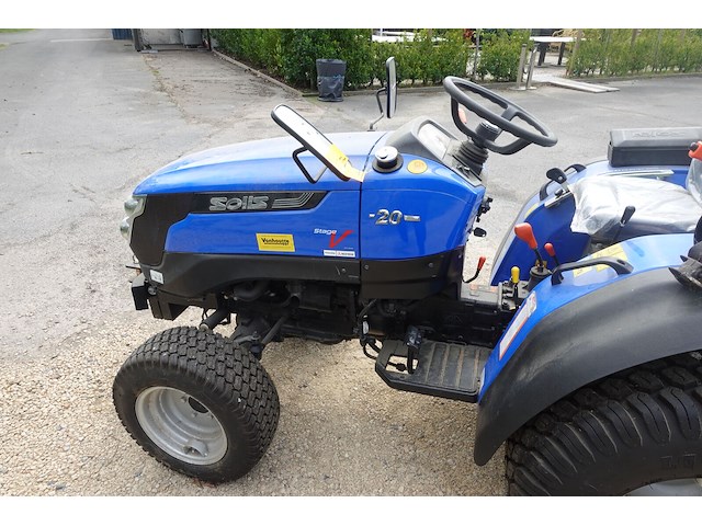 Tractor solis - afbeelding 8 van  12