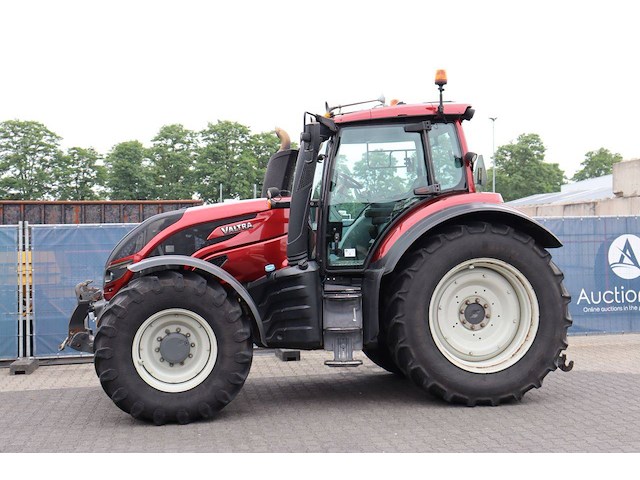Tractor valtra t174 diesel 190pk 2016 - afbeelding 1 van  1