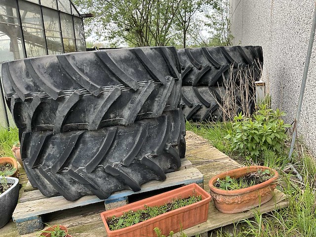 Tractorbanden mitas; 4 stuks - afbeelding 1 van  2