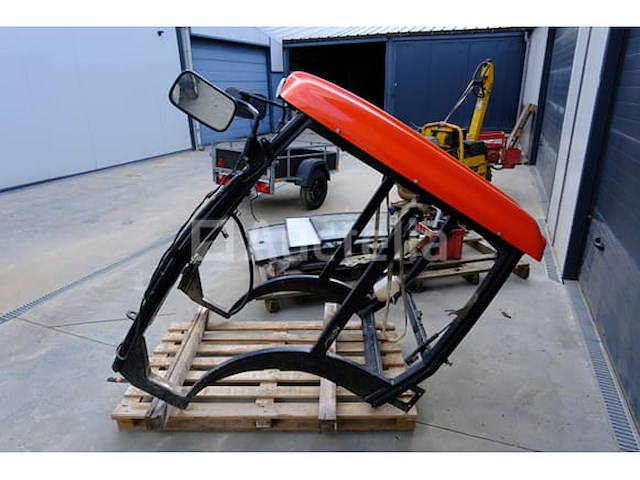 Tractorcabine - afbeelding 3 van  9
