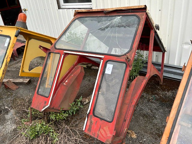 Tractorcabine - afbeelding 1 van  5