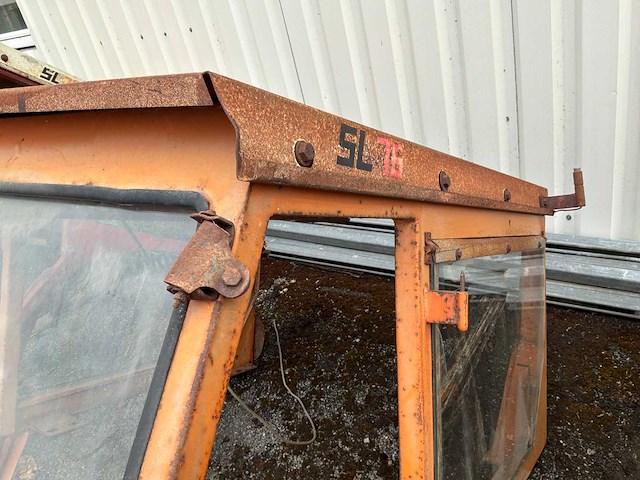 Tractorcabine - afbeelding 2 van  2