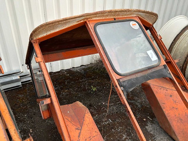 Tractorcabine - afbeelding 2 van  6