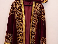 Traditionele kazachse fluwelen gewaad - afbeelding 5 van  5