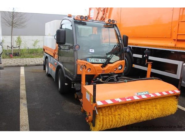 Trage vrachtwagen/veegmachine ausa b200h, datum 1ste inschrijving 13/12/2017, chassisnummer ua1m487h048778839, vv toebehoren - afbeelding 4 van  10