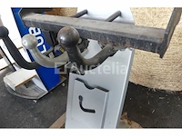 Trailer hitch tentoongesteld - afbeelding 10 van  10