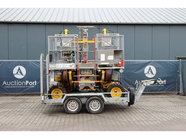 Trailer-hoogtewerker combinatie france elevateur lor'axe diesel 120kg 8.05m 2011 - afbeelding 1 van  1