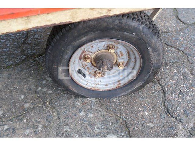 Trailer voor tractormaaier merk en model onleesbaar - afbeelding 1 van  10