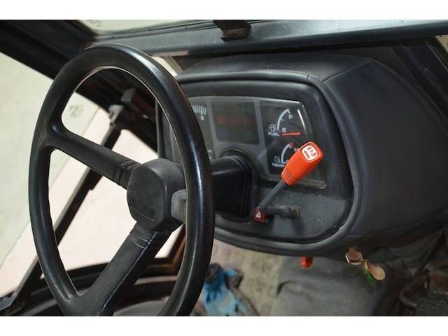 Traktor kubota b2410 met sneeuwschuif en meststofstrooier (niet getest) - afbeelding 7 van  29