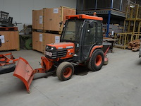 Traktor kubota b2410 met sneeuwschuif en meststofstrooier (niet getest)