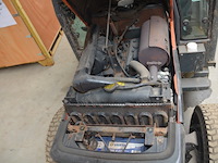 Traktor kubota b2410 met sneeuwschuif en meststofstrooier (niet getest) - afbeelding 13 van  29