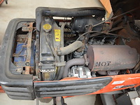 Traktor kubota b2410 met sneeuwschuif en meststofstrooier (niet getest) - afbeelding 14 van  29