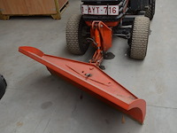 Traktor kubota b2410 met sneeuwschuif en meststofstrooier (niet getest) - afbeelding 24 van  29