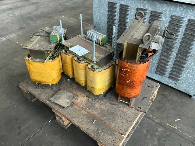 Transformator (3x) - afbeelding 1 van  4
