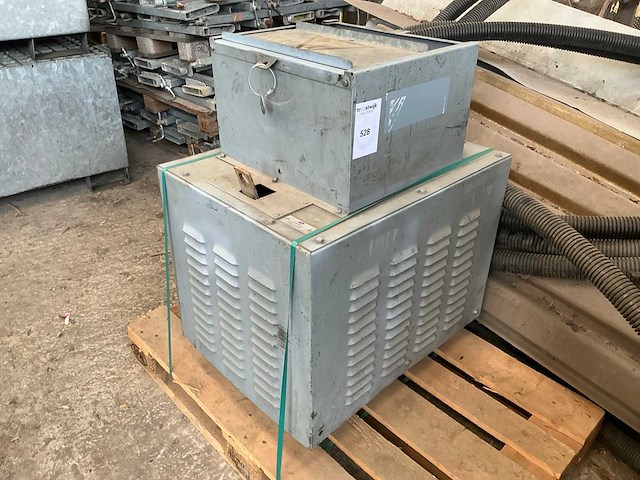 Transformator 400v-230v - afbeelding 1 van  3