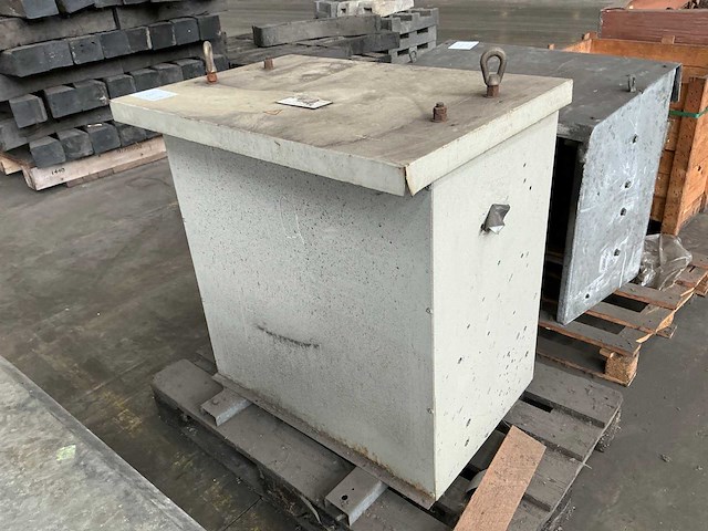 Transformator - afbeelding 1 van  4