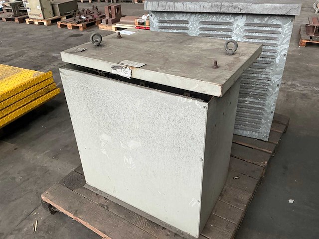 Transformator - afbeelding 1 van  2