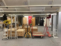 Transpalet, carren, steekwagen, panneelwagen, ladders en houten kisten op wielen - afbeelding 1 van  10