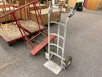 Transpalet, carren, steekwagen, panneelwagen, ladders en houten kisten op wielen - afbeelding 3 van  10