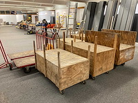 Transpalet, carren, steekwagen, panneelwagen, ladders en houten kisten op wielen - afbeelding 10 van  10