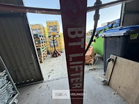 Transpallet rood - afbeelding 10 van  12