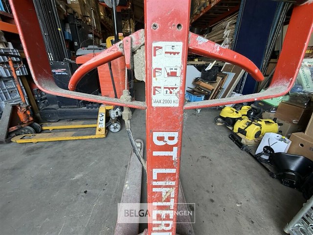 Transpallet rood - afbeelding 11 van  12