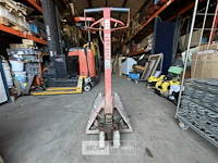 Transpallet rood - afbeelding 12 van  12