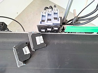Transportband - diverse farmaceutische, cosmetische en chemische materialen - afbeelding 3 van  6