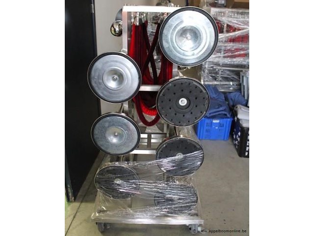 Transportkar inhoudend 14 rvs afsluitpaaltjes - afbeelding 2 van  3