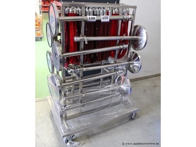 Transportkar inhoudend 14 rvs afsluitpaaltjes - afbeelding 1 van  3