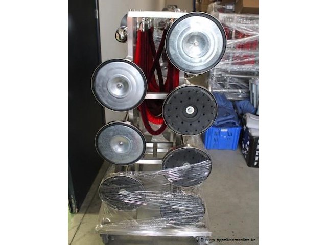 Transportkar inhoudend 14 rvs afsluitpaaltjes - afbeelding 2 van  3