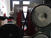 Transportkar inhoudend 14 rvs afsluitpaaltjes - afbeelding 3 van  3