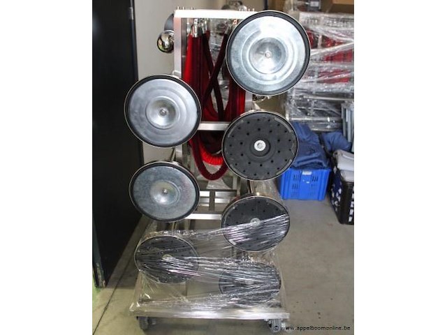 Transportkar inhoudend 14 rvs afsluitpaaltjes - afbeelding 2 van  3