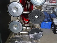 Transportkar inhoudend 14 rvs afsluitpaaltjes - afbeelding 2 van  3