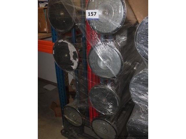 Transportkar inhoudend 14 rvs afsluitpaaltjes - afbeelding 1 van  2