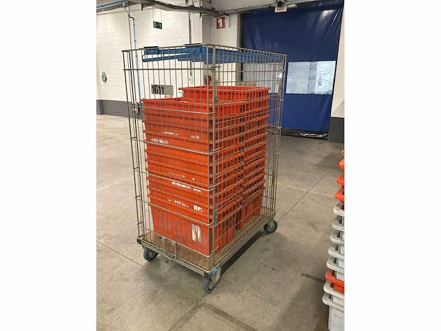 Transportkar met 25 plastic bakken - afbeelding 3 van  5