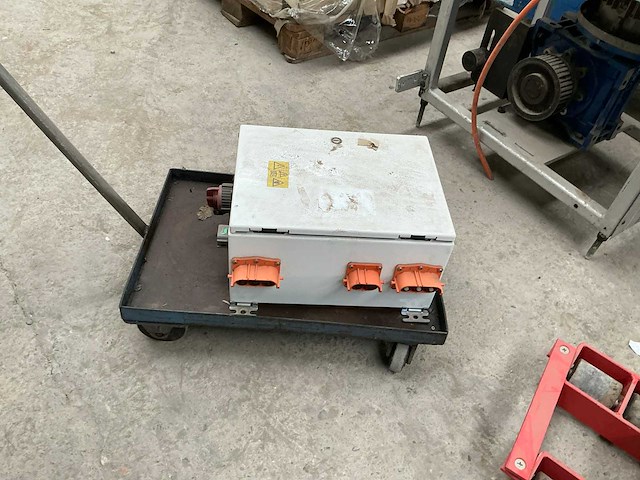 Transportkar met elektrakast - afbeelding 3 van  4
