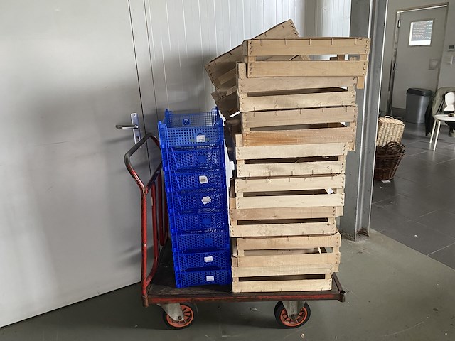 Transportkar met inhoud - afbeelding 1 van  2