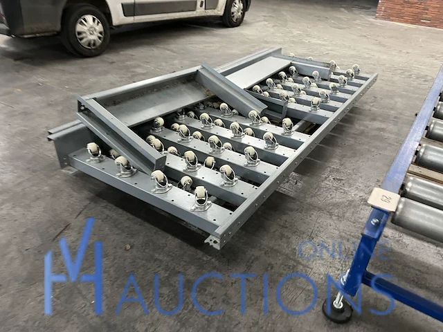 Transporttafel met zwenkwieltjes - afbeelding 1 van  2